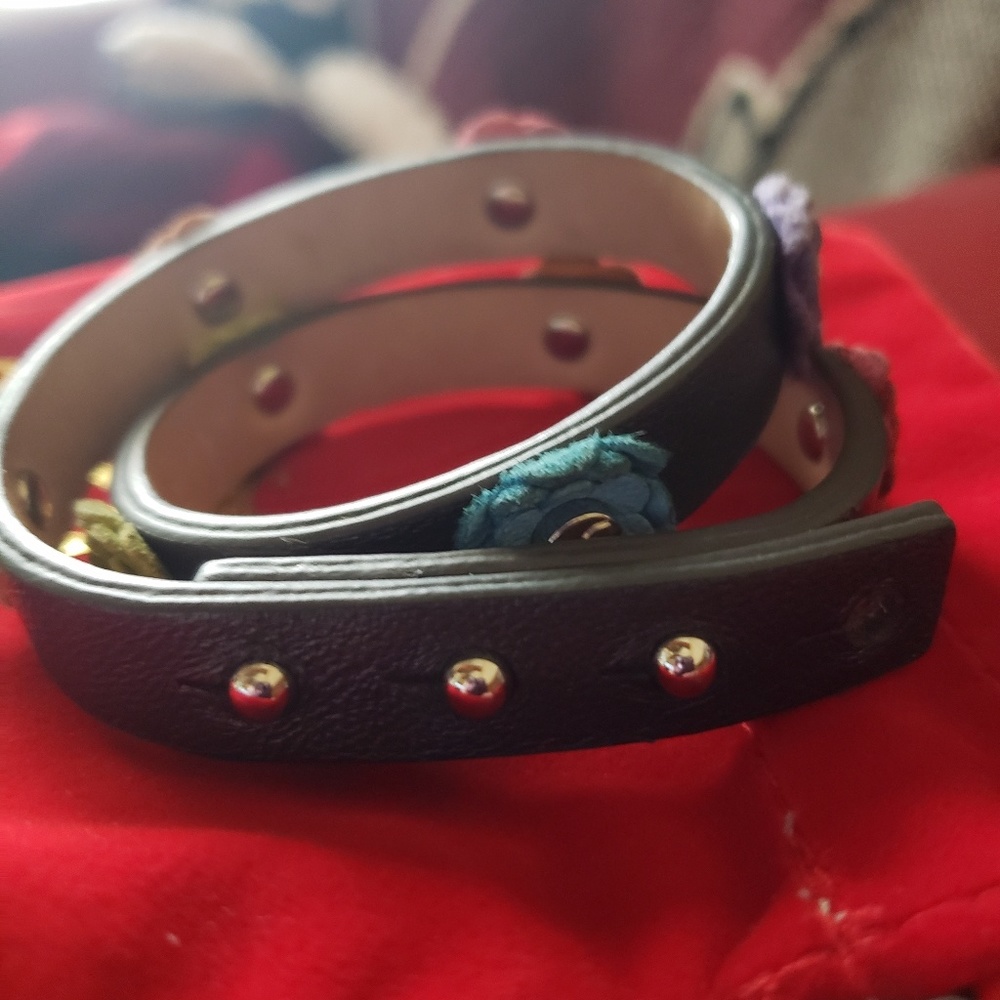 Megan Rustic Cuff - Picture 2 of 3